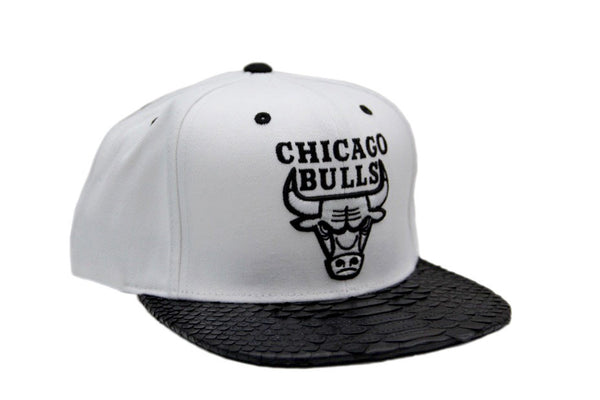 Custom Mitchell & Ness Chicago Bulls White/Black Basic Logo Strapback